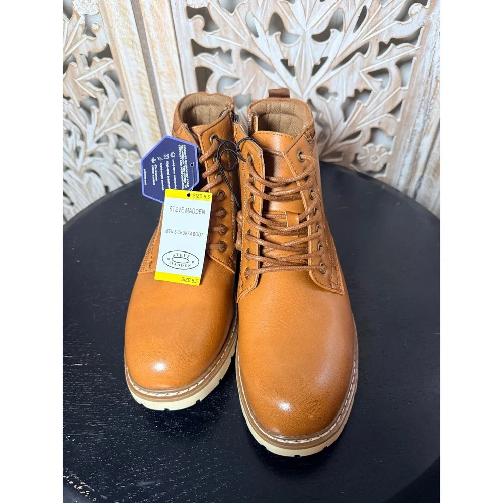Steve Madden P-Bowery Mens Chukka Boots Cognac Side Zip Lug Sole Size 8.5 NEW